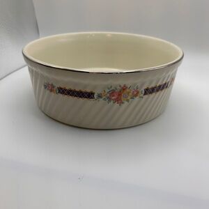 Hall's Superior Quality Made in The USA Kitchenware Floral Casserole Dish